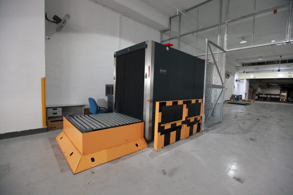 АТС устанавливает X-Ray оборудование на складе в Гонконге